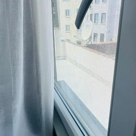 Spacious Terrace, Air-conditioned, Cute 1 Apartment