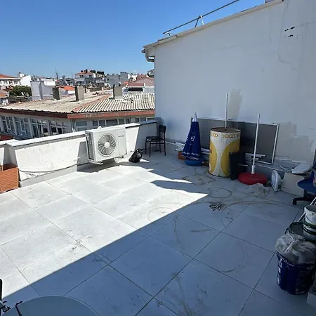 Spacious Terrace, Air-conditioned, Cute 1 Apartment